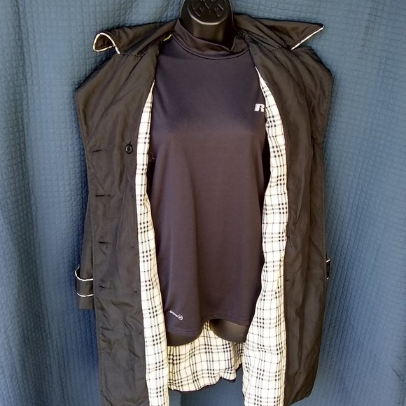 Large Burberry Long Black Button Up Trench Coat - Picture 6 of 13